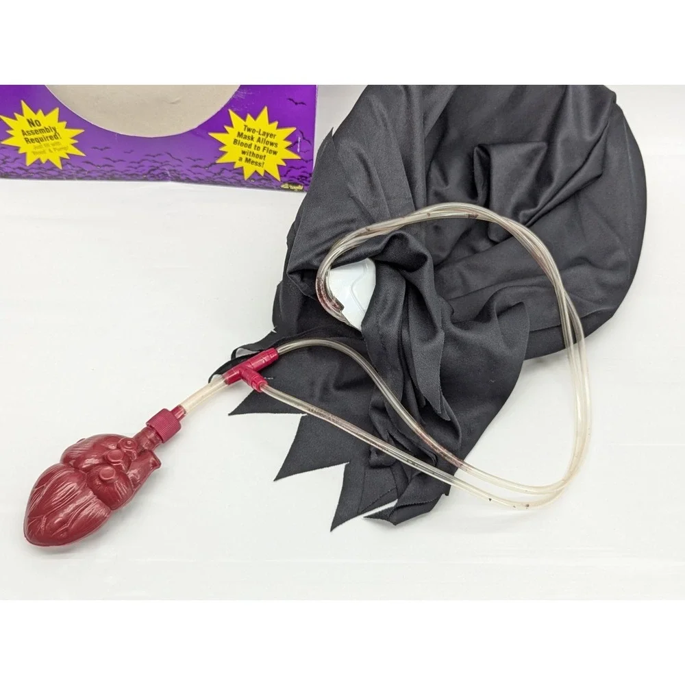 VTG Ski Hockey Mask Bleeding Dripping Blood Heart Pump Halloween Fun World 90s